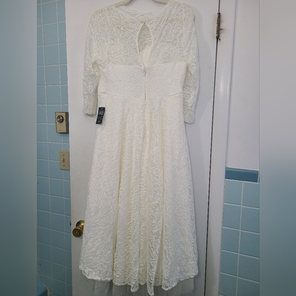 Torrid White Lace Wedding Dress - Picture 3 of 4